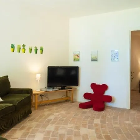 Apartament Villa A Svarchi *